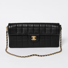極美品 CHANEL シャネル イーストウエスト チェーンショルダーバッグ 7番台 ココマーク チョコバー ラムスキン ブラック 中古 4a008246