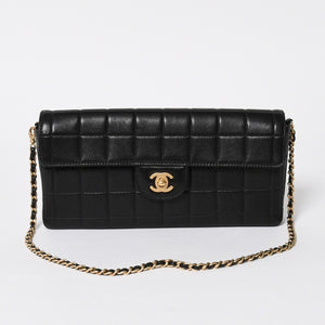 極美品 CHANEL シャネル イーストウエスト チェーンショルダーバッグ 7番台 ココマーク チョコバー ラムスキン ブラック 中古 4a008246
