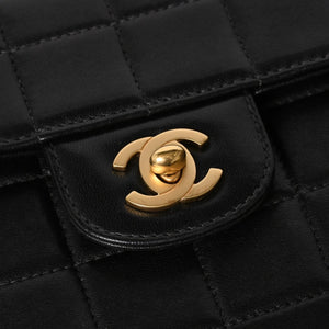 極美品 CHANEL シャネル イーストウエスト チェーンショルダーバッグ 7番台 ココマーク チョコバー ラムスキン ブラック 中古 4a008246