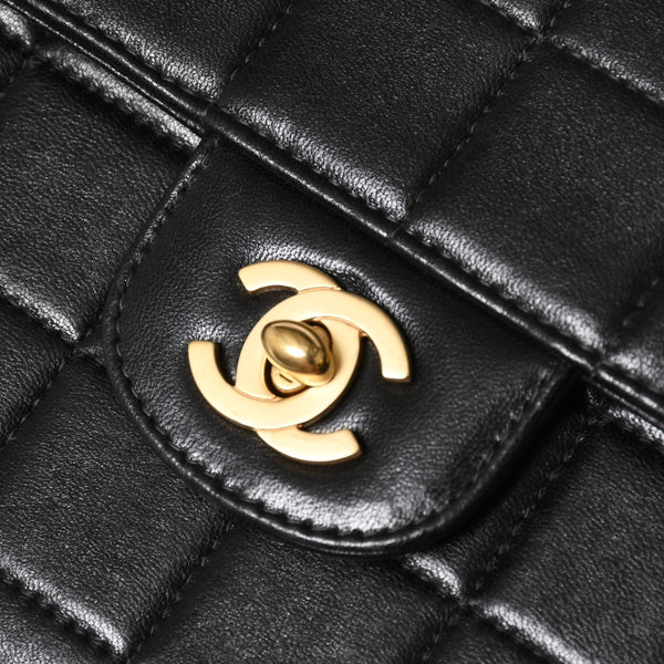 極美品 CHANEL シャネル イーストウエスト チェーンショルダーバッグ 7番台 ココマーク チョコバー ラムスキン ブラック 中古 4a008246