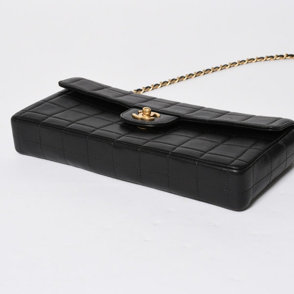極美品 CHANEL シャネル イーストウエスト チェーンショルダーバッグ 7番台 ココマーク チョコバー ラムスキン ブラック 中古 4a008246