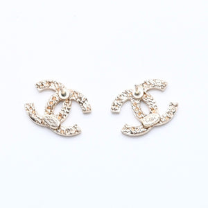 Very Good Condition CHANEL Coco Mark Stud Earrings Weight Approximately 2.58g 14C Engraved GP Metal Gold Binaural Used 4a007092
