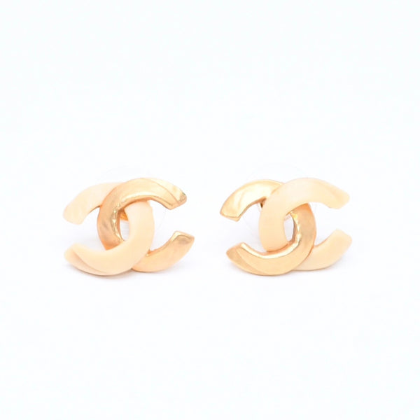 Very Good Condition CHANEL Coco Mark Earrings Weight Approximately 3.79g 00T Stamp GP Metal Gold Ivory Binaural Used 4a007085