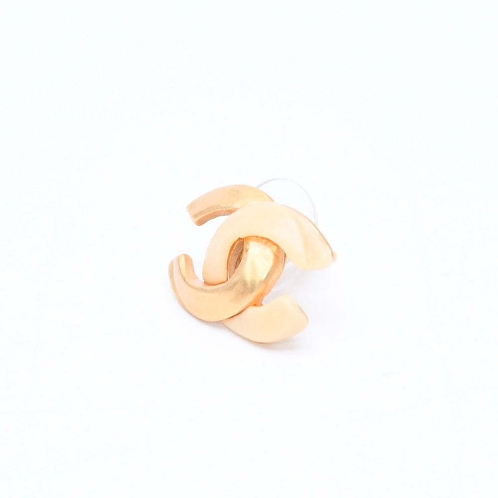 極美品 CHANEL シャネル ココマーク ピアス 重量約3.79g 00T刻印 GP メタル ゴールド アイボリー 両耳用 中古 4a007085