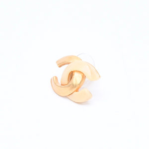 Very Good Condition CHANEL Coco Mark Earrings Weight Approximately 3.79g 00T Stamp GP Metal Gold Ivory Binaural Used 4a007085