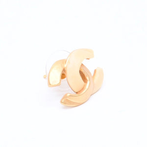 Very Good Condition CHANEL Coco Mark Earrings Weight Approximately 3.79g 00T Stamp GP Metal Gold Ivory Binaural Used 4a007085