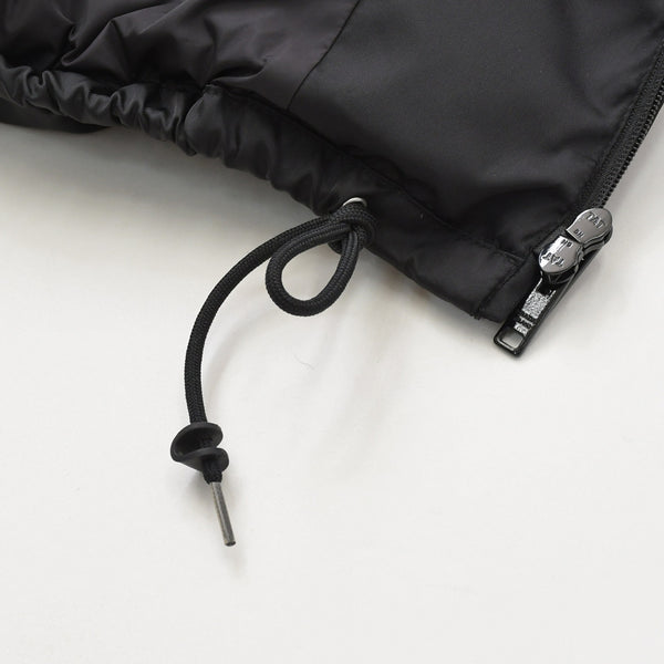 極美品 PRADA プラダ Re-Nylon ギャバジンパファー 29X808 サイズ38 ブラック トライアングルロゴプレート 中古 4a008294