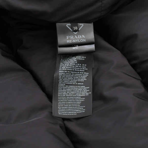 極美品 PRADA プラダ Re-Nylon ギャバジンパファー 29X808 サイズ38 ブラック トライアングルロゴプレート 中古 4a008294