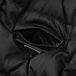 極美品 PRADA プラダ Re-Nylon ギャバジンパファー 29X808 サイズ38 ブラック トライアングルロゴプレート 中古 4a008294