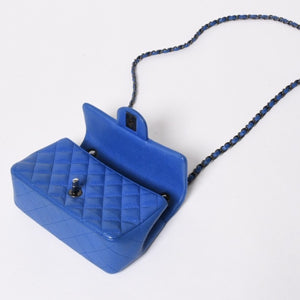極美品 CHANEL シャネル ミニマトラッセ 20 チェーンショルダーバッグ 21番台 ココマーク キャビアスキン ブルー 中古 4a008327