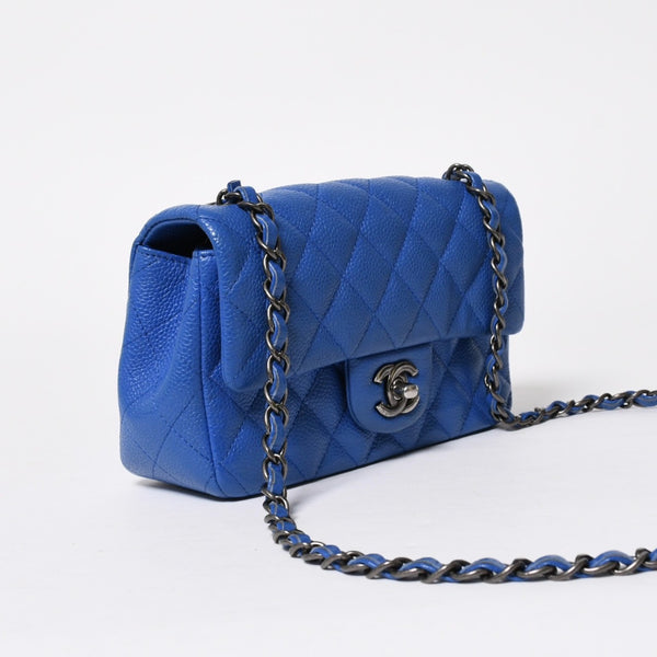 極美品 CHANEL シャネル ミニマトラッセ 20 チェーンショルダーバッグ 21番台 ココマーク キャビアスキン ブルー 中古 4a008327
