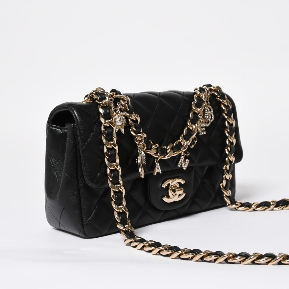 Very Good Condition CHANEL Mini Matelasse 20 S Flap S Chain Shoulder Bag AS2326 30s Coco Mark Lambskin Black Used 4a008337