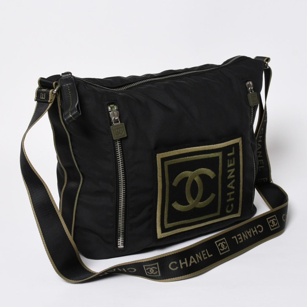極美品 CHANEL シャネル スポーツライン ショルダーバッグ ココマーク 刺繍 ブラック カーキ グリーン 10番台 中古 4a008346