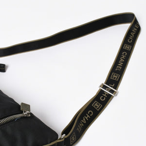 極美品 CHANEL シャネル スポーツライン ショルダーバッグ ココマーク 刺繍 ブラック カーキ グリーン 10番台 中古 4a008346