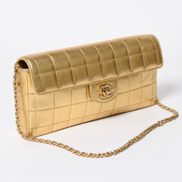 極美品 CHANEL シャネル チョコバー イーストウエスト チェーン ショルダーバッグ ラムスキン ゴールド ゴールド レディース 7番台 中古 4a008323