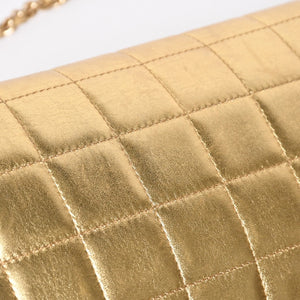 極美品 CHANEL シャネル チョコバー イーストウエスト チェーン ショルダーバッグ ラムスキン ゴールド ゴールド レディース 7番台 中古 4a008323
