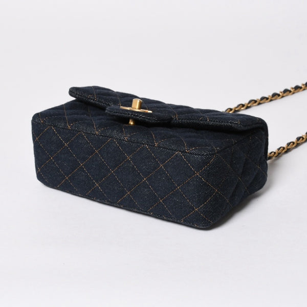 新品同様 CHANEL シャネル ミニマトラッセ20 Sフラップ Sチェーンショルダーバッグ A69900 ランダム番台 ココマーク デニム 中古 4a008875