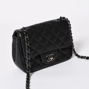 CHANEL Mini Matelasse Chain Shoulder Bag 17cm Caviar Skin Black Silver Hardware No. 21 Good Condition Used 4a008372