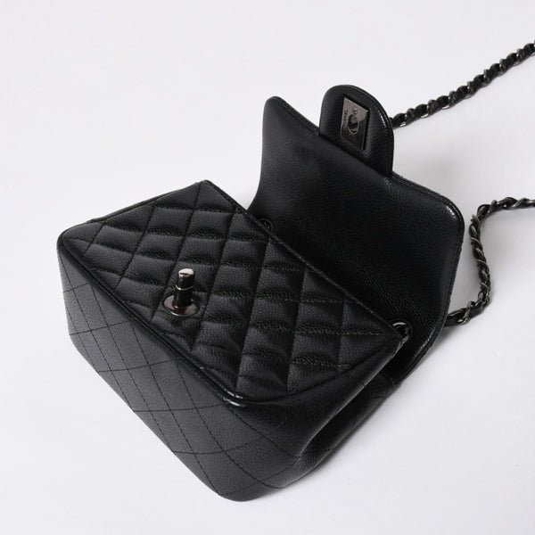 CHANEL Mini Matelasse Chain Shoulder Bag 17cm Caviar Skin Black Silver Hardware No. 21 Good Condition Used 4a008372