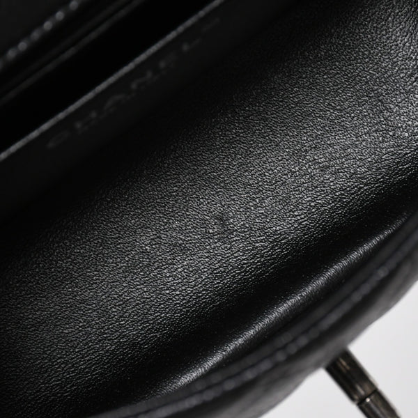 CHANEL Mini Matelasse Chain Shoulder Bag 17cm Caviar Skin Black Silver Hardware No. 21 Good Condition Used 4a008372