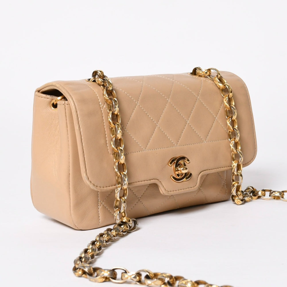 Very Good Condition CHANEL S Flap S Chain Shoulder Bag No. 1 Coco Mark Lambskin Beige Gold Hardware Used 4a008860