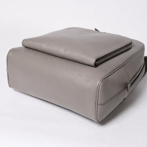 極美品 PRADA プラダ リュック リュックサック バッグ グレー グレージュ シルバー金具 2VZ102 中古 4a008399