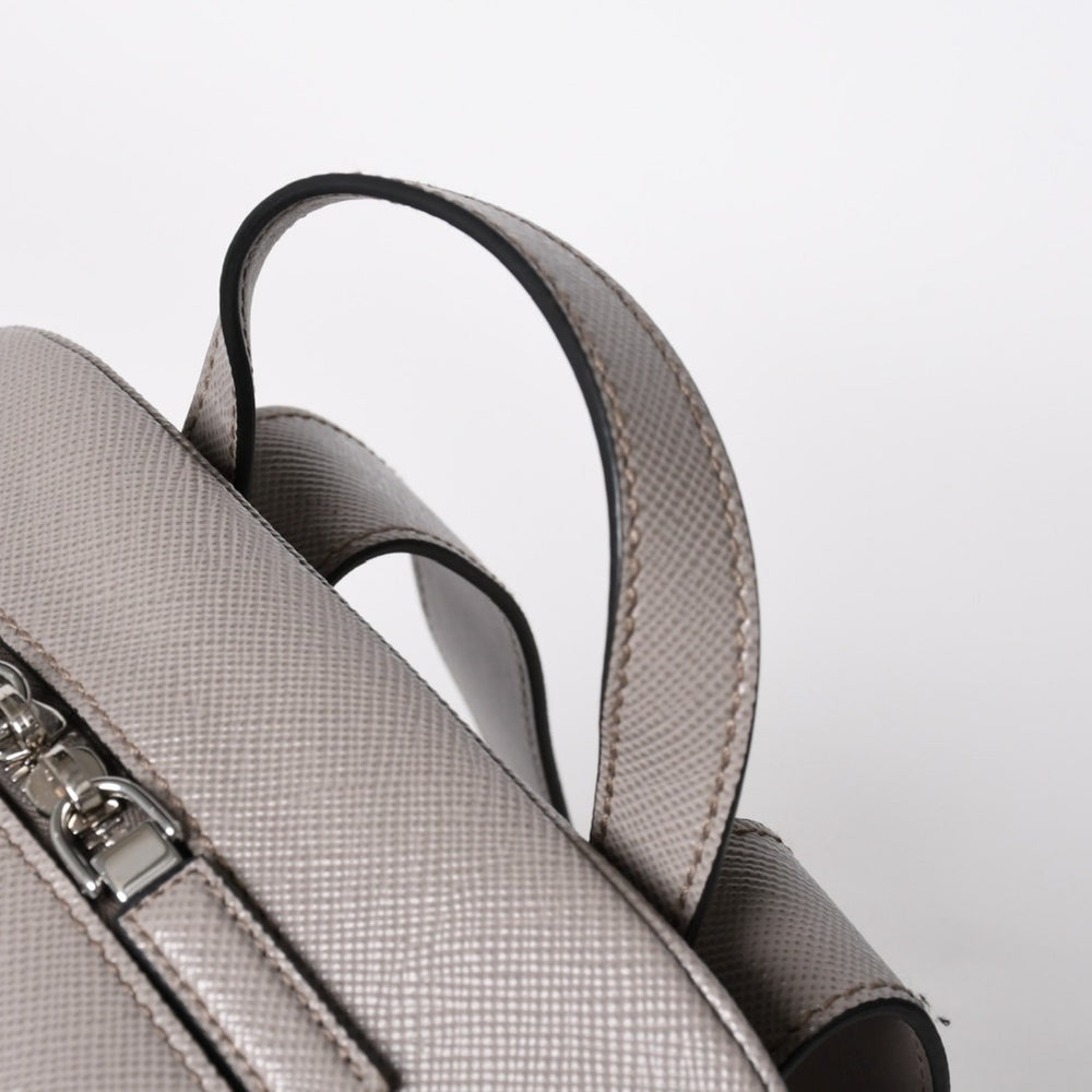 極美品 PRADA プラダ リュック リュックサック バッグ グレー グレージュ シルバー金具 2VZ102 中古 4a008399