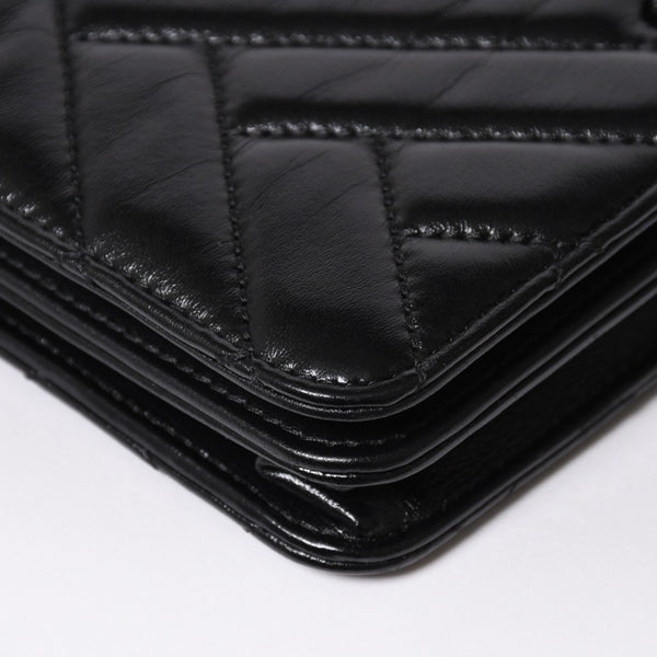 Very Good Condition CHANEL Chevron Chain Wallet 28th Series Coco Mark Shiny Lambskin Black Used 4a008408