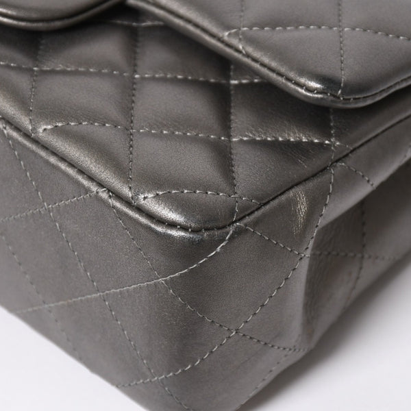 極美品 CHANEL シャネル マトラッセ 20 Sフラップ Sチェーンショルダーバッグ ランダム番台 ココマーク ラムスキン シルバー 中古 4a008590