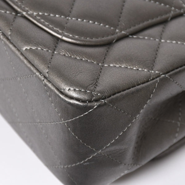 極美品 CHANEL シャネル マトラッセ 20 Sフラップ Sチェーンショルダーバッグ ランダム番台 ココマーク ラムスキン シルバー 中古 4a008590