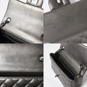極美品 CHANEL シャネル マトラッセ 20 Sフラップ Sチェーンショルダーバッグ ランダム番台 ココマーク ラムスキン シルバー 中古 4a008590