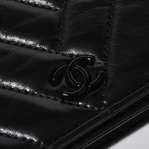 Very Good Condition CHANEL Chevron Chain Wallet 28th Series Coco Mark Shiny Lambskin Black Used 4a008408
