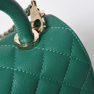 Very good condition CHANEL top handle 2WAY bag random number here mark caviar skin green gold hardware used 4a008349
