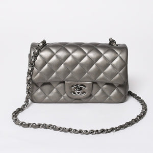 極美品 CHANEL シャネル マトラッセ 20 Sフラップ Sチェーンショルダーバッグ ランダム番台 ココマーク ラムスキン シルバー 中古 4a008590