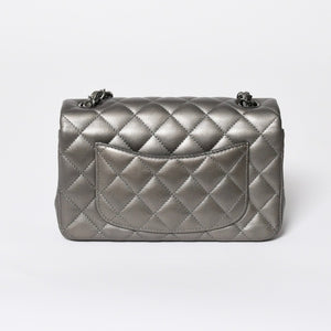 極美品 CHANEL シャネル マトラッセ 20 Sフラップ Sチェーンショルダーバッグ ランダム番台 ココマーク ラムスキン シルバー 中古 4a008590