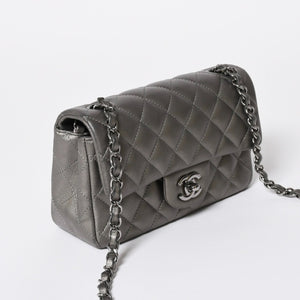 極美品 CHANEL シャネル マトラッセ 20 Sフラップ Sチェーンショルダーバッグ ランダム番台 ココマーク ラムスキン シルバー 中古 4a008590