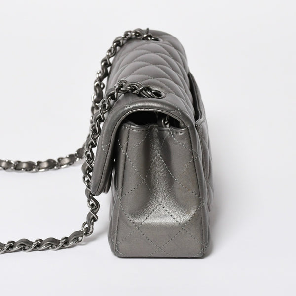 極美品 CHANEL シャネル マトラッセ 20 Sフラップ Sチェーンショルダーバッグ ランダム番台 ココマーク ラムスキン シルバー 中古 4a008590
