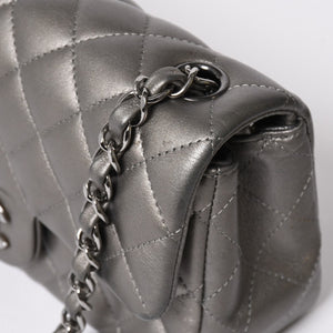 極美品 CHANEL シャネル マトラッセ 20 Sフラップ Sチェーンショルダーバッグ ランダム番台 ココマーク ラムスキン シルバー 中古 4a008590