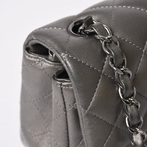 極美品 CHANEL シャネル マトラッセ 20 Sフラップ Sチェーンショルダーバッグ ランダム番台 ココマーク ラムスキン シルバー 中古 4a008590