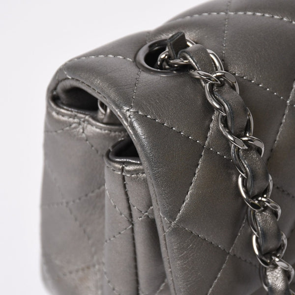 極美品 CHANEL シャネル マトラッセ 20 Sフラップ Sチェーンショルダーバッグ ランダム番台 ココマーク ラムスキン シルバー 中古 4a008590