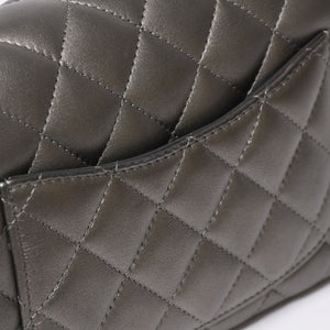 極美品 CHANEL シャネル マトラッセ 20 Sフラップ Sチェーンショルダーバッグ ランダム番台 ココマーク ラムスキン シルバー 中古 4a008590