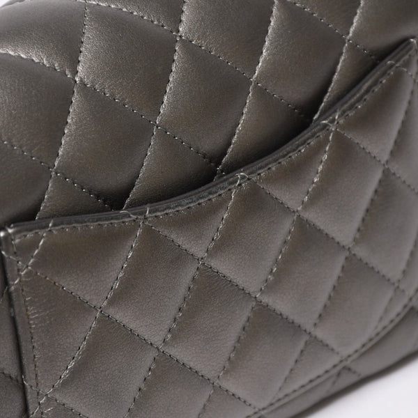 極美品 CHANEL シャネル マトラッセ 20 Sフラップ Sチェーンショルダーバッグ ランダム番台 ココマーク ラムスキン シルバー 中古 4a008590