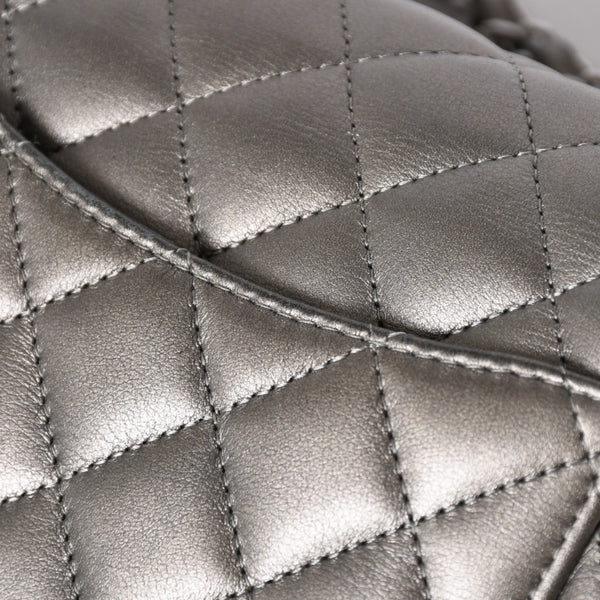 極美品 CHANEL シャネル マトラッセ 20 Sフラップ Sチェーンショルダーバッグ ランダム番台 ココマーク ラムスキン シルバー 中古 4a008590
