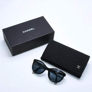 極美品 CHANEL シャネル サングラス アイウェア 0CH5523U サイズ52□20 140 ココマーク グリッター ブラック 中古 4a008413