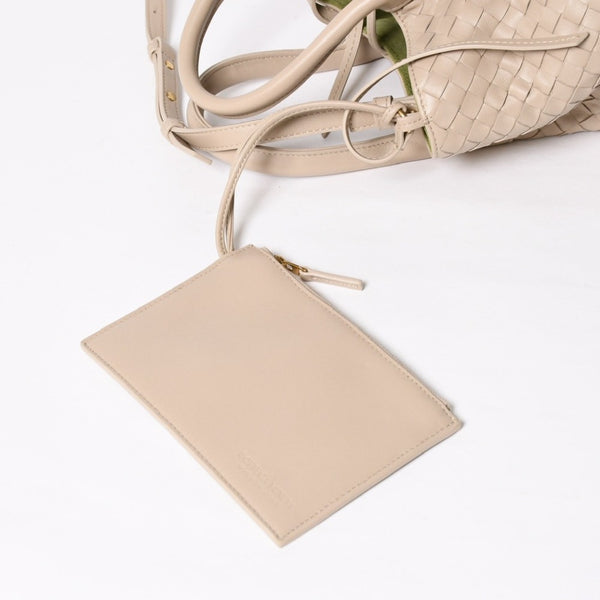 新品同様品 BOTTEGA VENETA ボッテガヴェネタ イントレチャート ピナコテーカ スモール 2WAY ハンドバッグ ショルダーバッグ ベージュ カーキ ゴールド金具 中古 4a008921