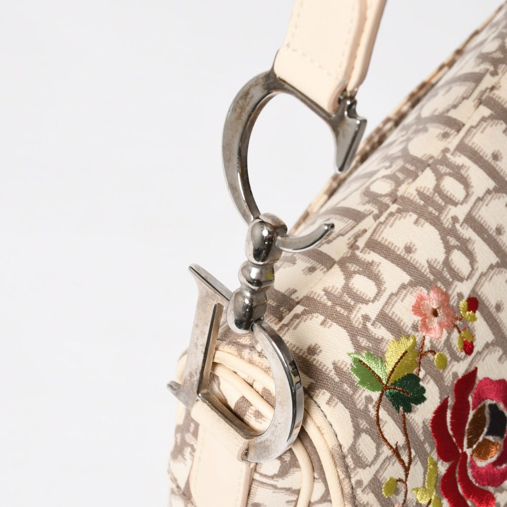 極美品 Christian Dior クリスチャンディオール サドルバッグ エンブロイダリー ガリアーノ期 花柄 ホワイト ベージュ シルバー金具 01RU 1024 希少 中古 4a009047