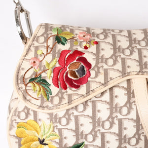 Very Good Condition Christian Dior Saddle Bag Embroidery Galliano Period Floral Pattern White Beige Silver Hardware 01RU 1024 Rare Used 4a009047