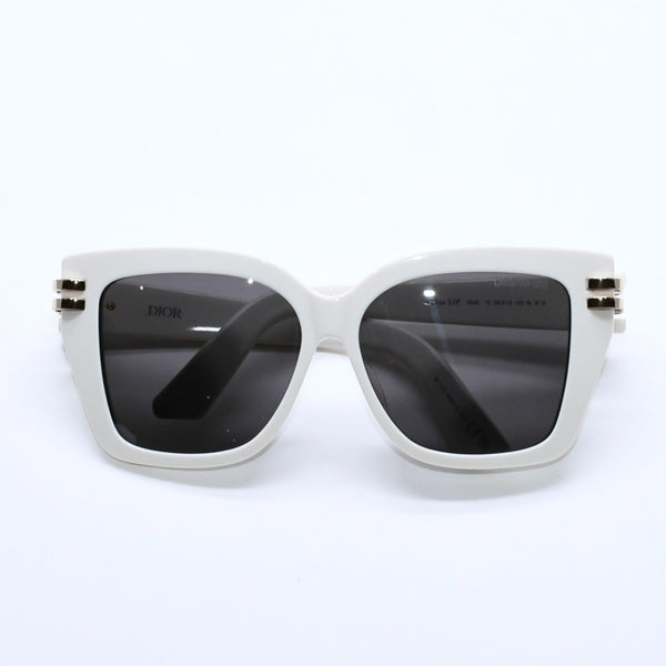 Mint condition CHRISTIAN DIOR sunglasses WH S1F 95A0 Ivory Size 56◻13 Gold hardware, pre-owned, item number 4a008533