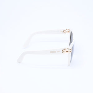Mint condition CHRISTIAN DIOR sunglasses WH S1F 95A0 Ivory Size 56◻13 Gold hardware, pre-owned, item number 4a008533