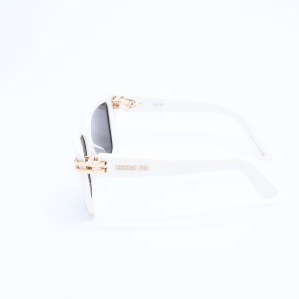 Mint condition CHRISTIAN DIOR sunglasses WH S1F 95A0 Ivory Size 56◻13 Gold hardware, pre-owned, item number 4a008533